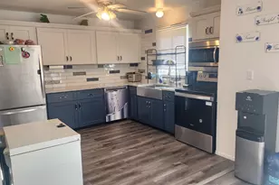 6987 W Glenbrook Rd, Milwaukee, WI 53223 - Photo 7
