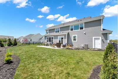 184  Winterberry Ln, Grafton, WI 53024 - Photo 37