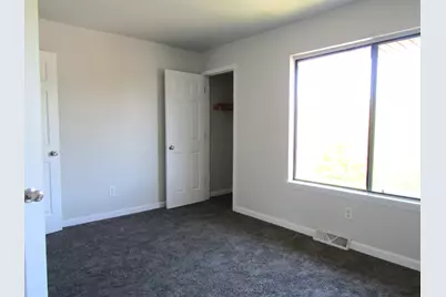 1429  Oakes Rd #12, Racine, WI 53406 - Photo 9
