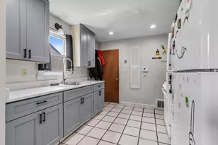 4571 S Howell Ave, Milwaukee, WI 53207 - Photo 7