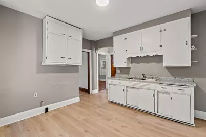 2964 S 11th St, Milwaukee, WI 53215 - Photo 11