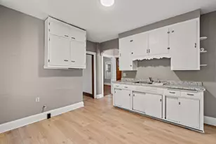 2964 S 11th St, Milwaukee, WI 53215 - Photo 11