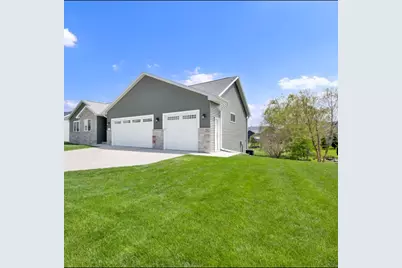 717  Drumlin Dr, Kewaskum, WI 53040 - Photo 3