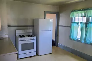 1601 S 65th St, West Allis, WI 53214 - Photo 11