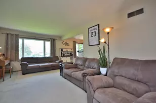 N97W16844 Chippewa Dr, Germantown, WI 53022 - Photo 11