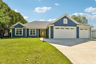 759 Kathryn Ct, Watertown, WI 53098 - Photo 1