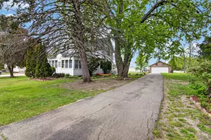 224 Howard St, Walworth, WI 53184 - Photo 3