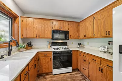 1202  Green Tree Rd, West Bend, WI 53090 - Photo 11