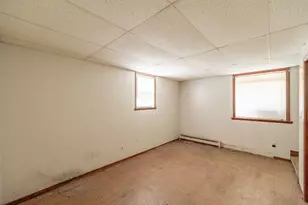 1016 E Land Pl, Milwaukee, WI 53202 - Photo 11