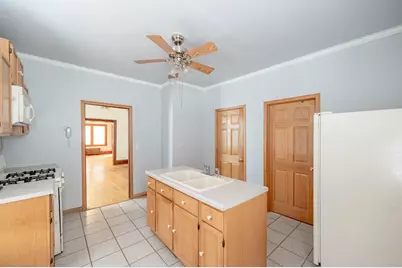 1016 E Land Pl #1018, Milwaukee, WI 53202 - Photo 5