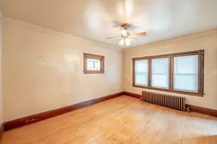 1016 E Land Pl, Milwaukee, WI 53202 - Photo 3