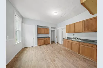 2911 N 6th St, Milwaukee, WI 53212 - Photo 3