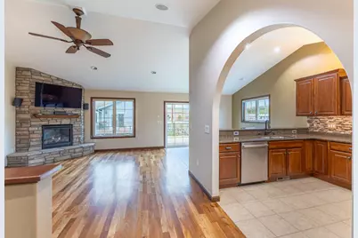 827  Barson Ct #23, Onalaska, WI 54650 - Photo 17