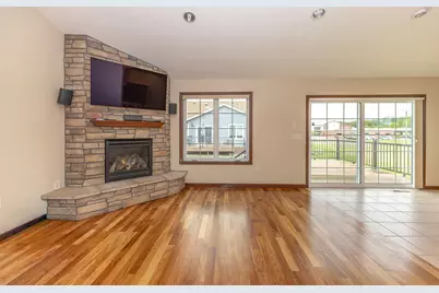 827  Barson Ct #23, Onalaska, WI 54650 - Photo 5