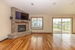 827 Barson Ct, Onalaska, WI 54650 - Photo 5