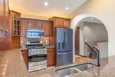 827  Barson Ct #23, Onalaska, WI 54650 - Photo 13