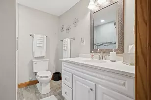 N57W34997 Pondview Ln, Oconomowoc, WI 53066 - Photo 33