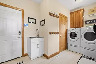 N57W34997 Pondview Ln, Oconomowoc, WI 53066 - Photo 27
