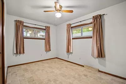 227 S Hine Ave, Waukesha, WI 53188 - Photo 19