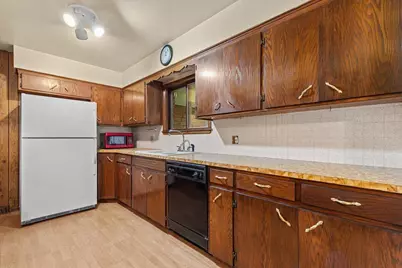 227 S Hine Ave, Waukesha, WI 53188 - Photo 15