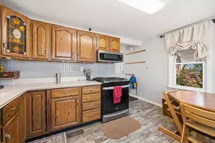 4744 W Montrose Ave, Milwaukee, WI 53219 - Photo 9