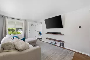 4744 W Montrose Ave, Milwaukee, WI 53219 - Photo 3