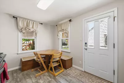 4744 W Montrose Ave, Milwaukee, WI 53219 - Photo 7