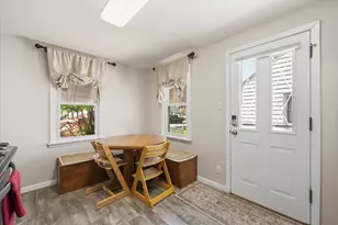 4744 W Montrose Ave, Milwaukee, WI 53219 - Photo 7