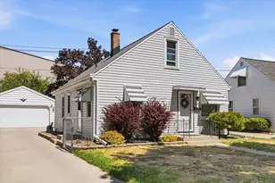 4744 W Montrose Ave, Milwaukee, WI 53219 - Photo 1