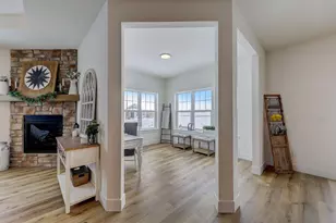924 Wallace Loop, Oconomowoc, WI 53066 - Photo 11