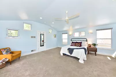 2543 N Gordon Pl, Milwaukee, WI 53212 - Photo 17