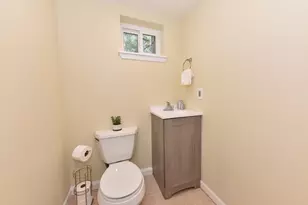 2543 N Gordon Pl, Milwaukee, WI 53212 - Photo 21
