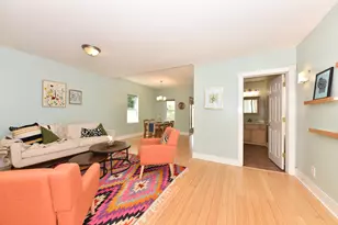 2543 N Gordon Pl, Milwaukee, WI 53212 - Photo 3