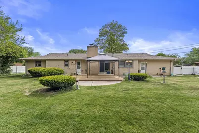 9133 N Silver Brook Ln, Brown Deer, WI 53223 - Photo 17