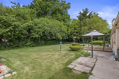 9133 N Silver Brook Ln, Brown Deer, WI 53223 - Photo 15
