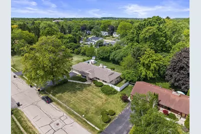 9133 N Silver Brook Ln, Brown Deer, WI 53223 - Photo 3