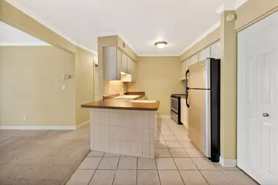 N82W13510  Fond Du Lac Ave #203, Menomonee Falls, WI 53051 - Photo 5