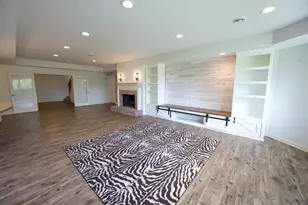 11560 N Canterbury Dr, Mequon, WI 53092 - Photo 35