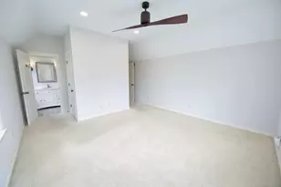 11560 N Canterbury Dr, Mequon, WI 53092 - Photo 27