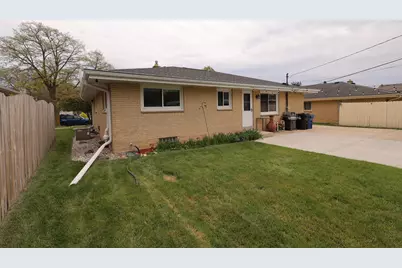 56  Illinois St, Racine, WI 53405 - Photo 7