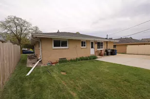 56 Illinois St, Racine, WI 53405 - Photo 7