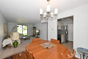 10352 W Whitnall Edge Ct, Franklin, WI 53132 - Photo 11