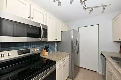10352 W Whitnall Edge Ct #101, Franklin, WI 53132 - Photo 13