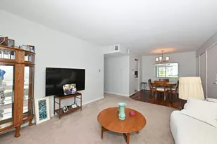 10352 W Whitnall Edge Ct, Franklin, WI 53132 - Photo 9