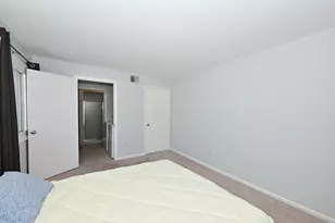 10352 W Whitnall Edge Ct, Franklin, WI 53132 - Photo 21