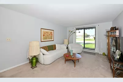10352 W Whitnall Edge Ct #101, Franklin, WI 53132 - Photo 7