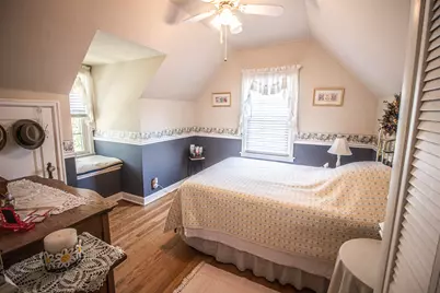 12209 W Cathedral Ave, Wauwatosa, WI 53226 - Photo 21