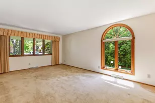 4657 S 114th St, Greenfield, WI 53228 - Photo 5