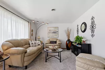2825 S 7th St, Sheboygan, WI 53081 - Photo 5