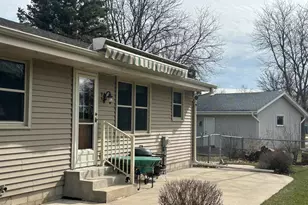 1214 Cherrywood Dr, Waukesha, WI 53188 - Photo 13